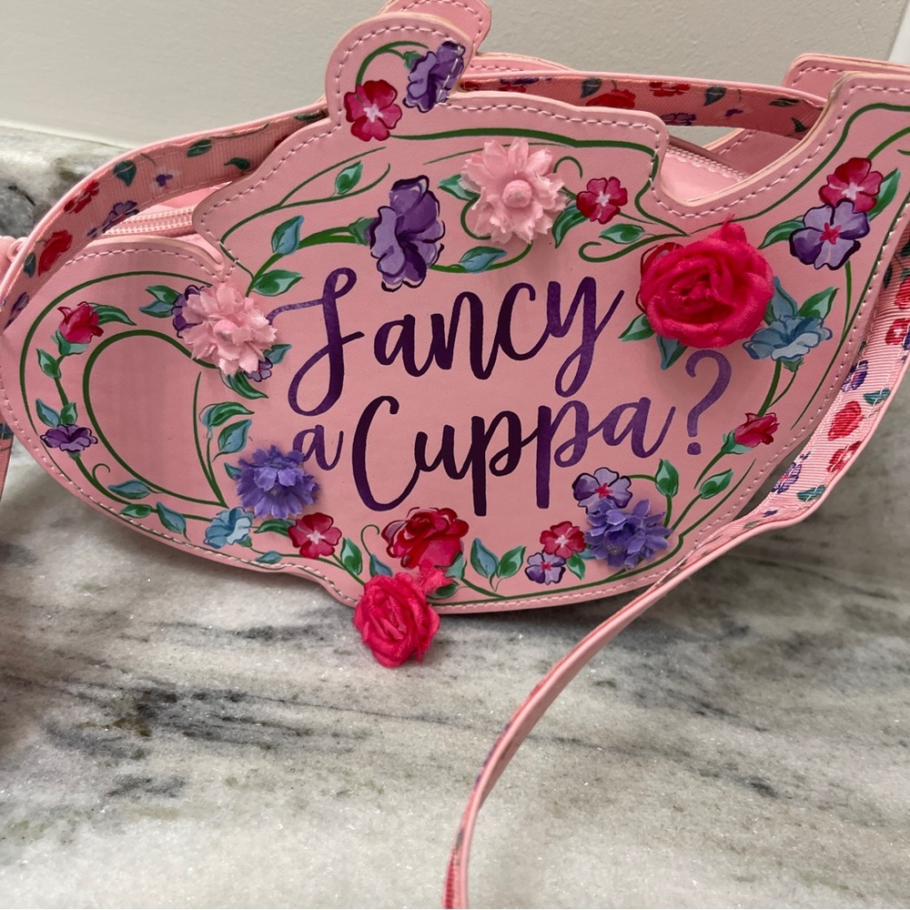 Disney Epcot World Showcase United Kingdom Teapot Crossbody Purse Fancy A Cuppa